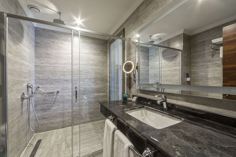 Bathroom 5, TRYP By Wyndham Istanbul Sisli Hotel, Şişli