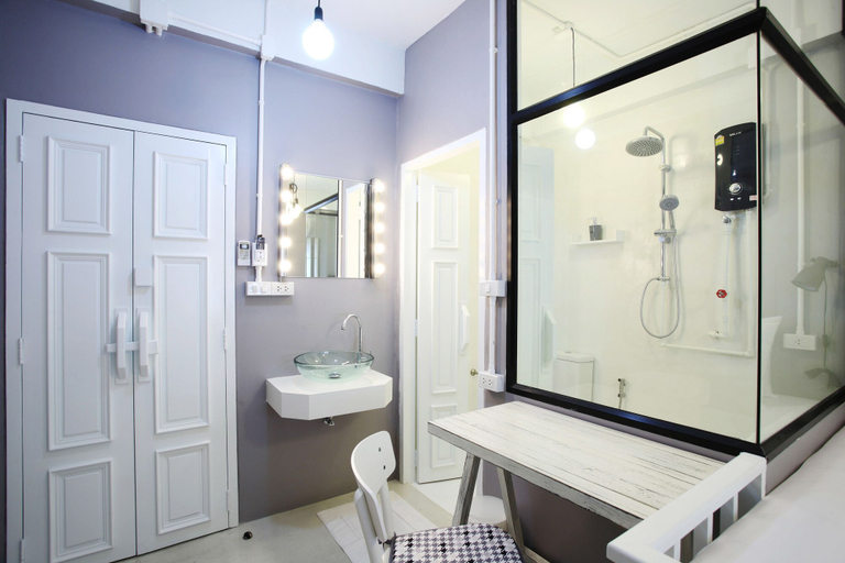 Bathroom 5, Meroom, Phuket Island