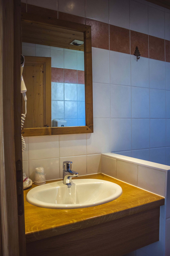 Bathroom 4, Logis Hôtel le Relais du Mont Blanc, Haute-Savoie