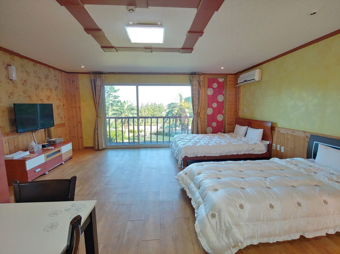 Bedroom 2, The Areumdaun Pension, Seogwipo