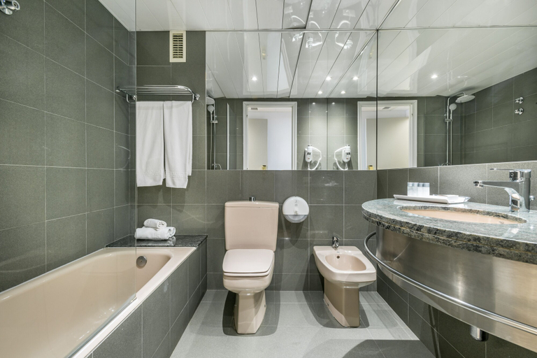 Bathroom 4, Hotel Sansi Park, Lleida