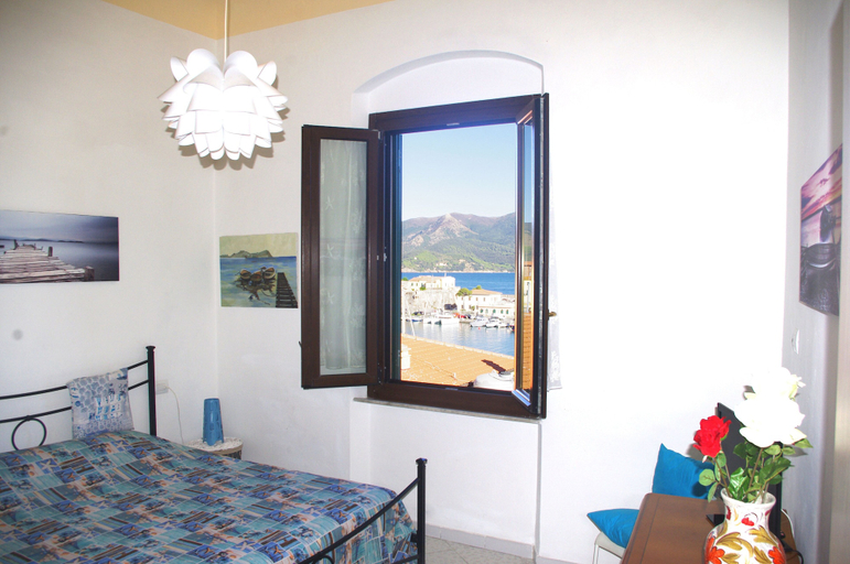 Room 5, Cosmopolis, Livorno