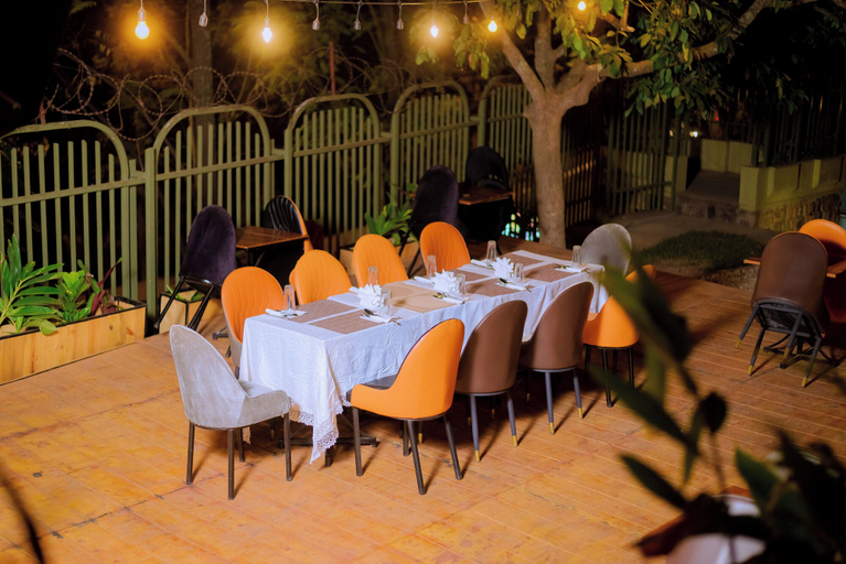 Food & Drinks 4, 70 KG 13 Ave, Gasabo