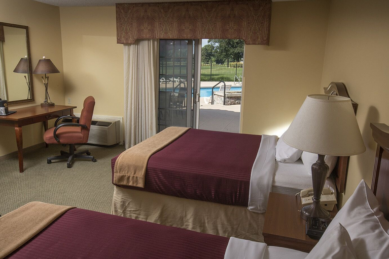 Bedroom 4, Swan Lake Resort, Marshall