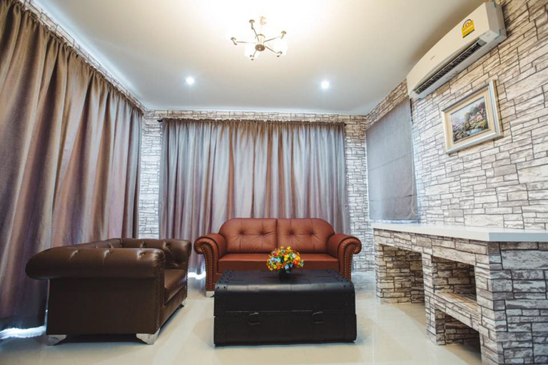 Others 5, The Location, Suan Phung