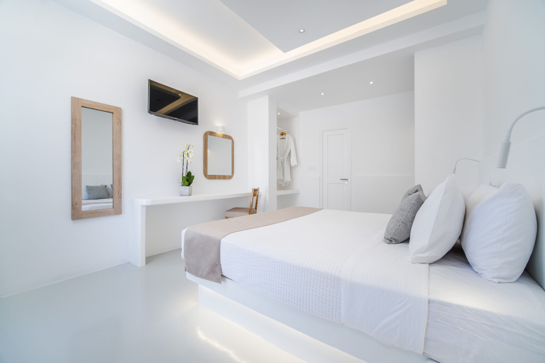 Bedroom 3, Serenità Luxury Suites, South Aegean