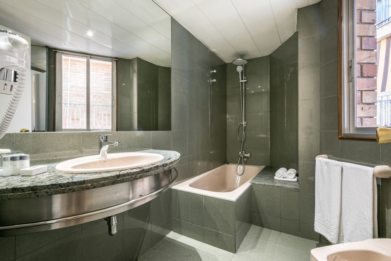 Bathroom 4, Hotel Sansi Park, Lleida