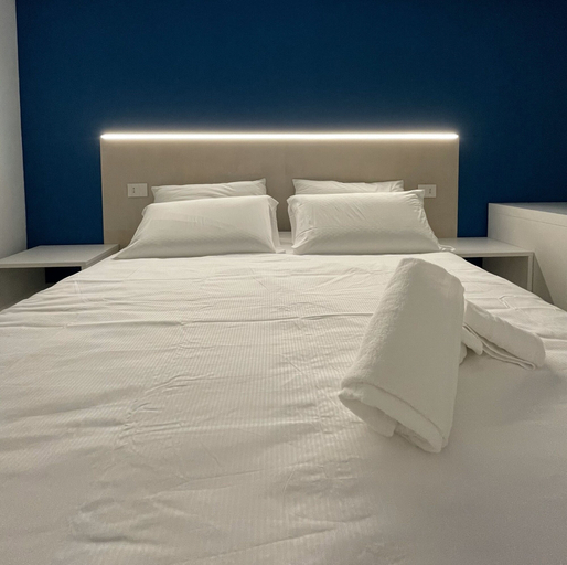 Bedroom 5, King's Rooms, Campobasso