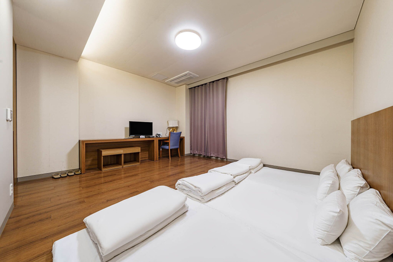 Bedroom 4, Korea Tourist Hotel, Suwon