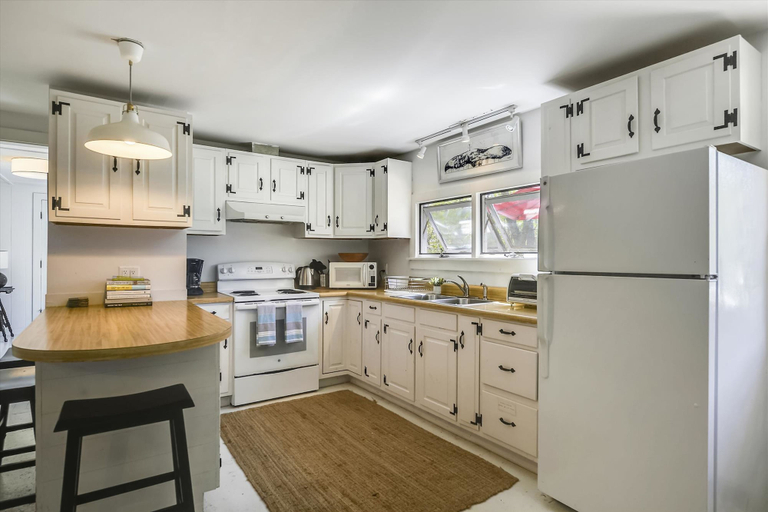 Others 5, Oak Bluffs 3-Bed Cottage, Walk to Town, Dukes