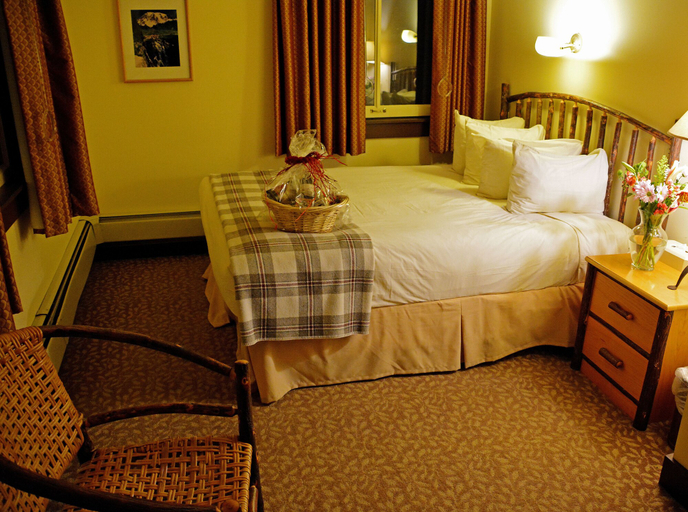 Bedroom 2, National Park Inn, Pierce