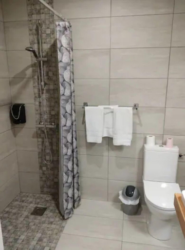 Bathroom 4, Villa Raphaëlle, Seine-Maritime