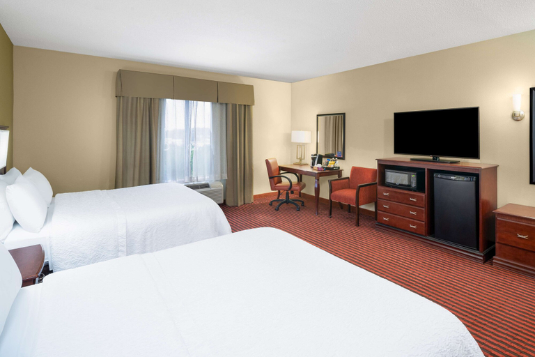 Bedroom 3, Hampton Inn Covington, GA, Newton