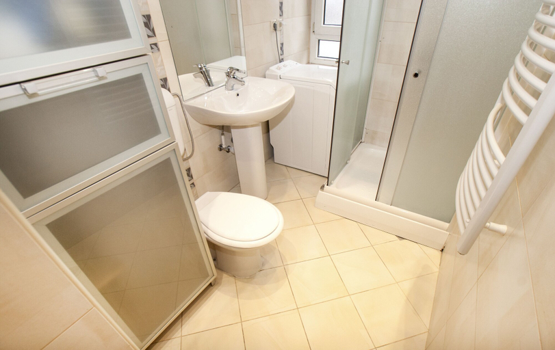 Bathroom 4, Metropol, Belgrade