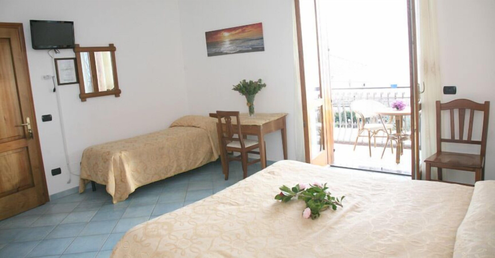 Bedroom 3, Agriturismo Mare e Monti, Napoli