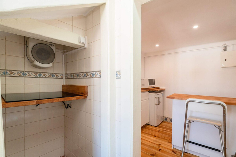 Others 5, Attic Apartment With Balcony in Bairro Alto, Lisbon