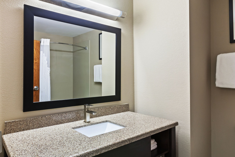 Bathroom 5, Holiday Inn Express & Suites GLENPOOL-TULSA SOUTH by IHG, Tulsa
