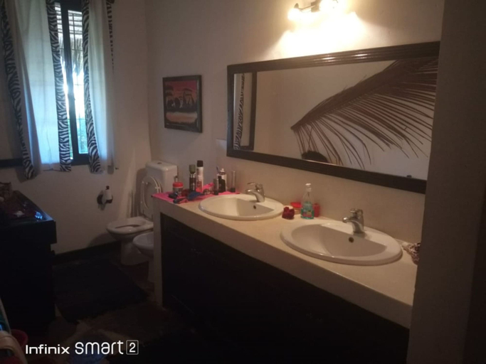 Bathroom 3, Nuru Ya Erika Villas, Malindi