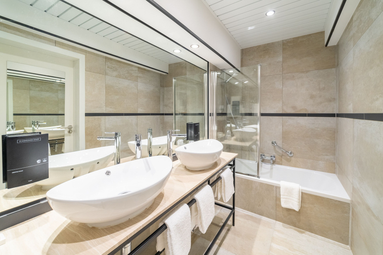 Bathroom 5, Grand Hotel Normandy by CW Hotel Collection, West-Vlaanderen
