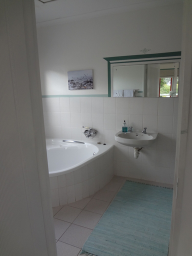 Bathroom 4, Walker Bay Manor, Overberg