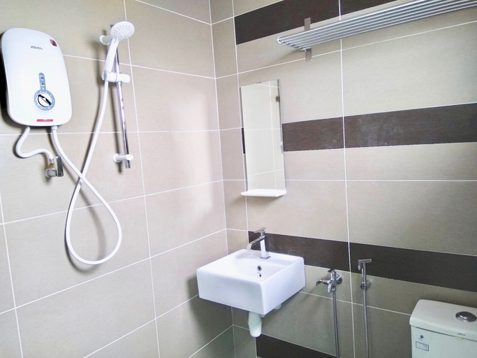 Bathroom 4, H & H Guesthouse 2, Malacca City