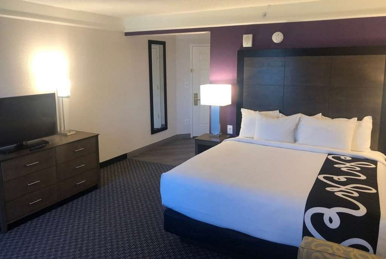 Bedroom 24