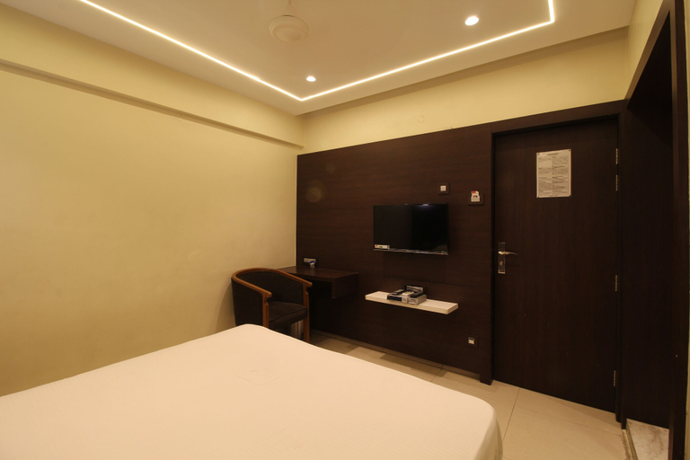 Bedroom 2, Hotel Shivkrupa, Pune