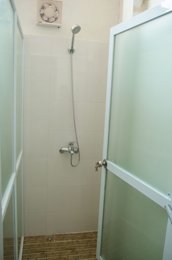 Bathroom 4, GA Hostel, Hoàn Kiếm