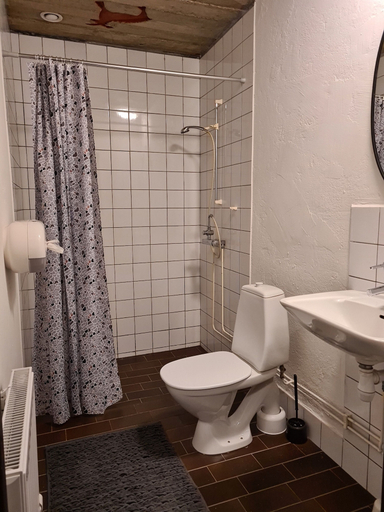 Bathroom, Grottbyn - Skånes Djurparks Camping, Höör