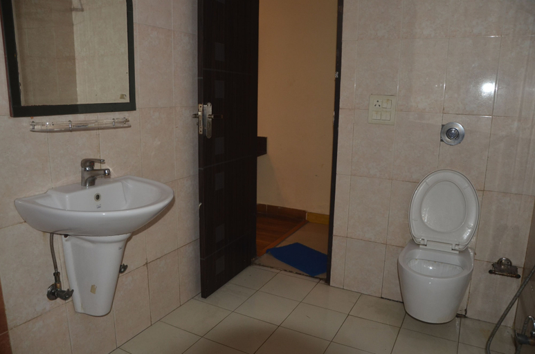 Bathroom, Hotel Samrat Kaushambi, Gautam Buddha Nagar