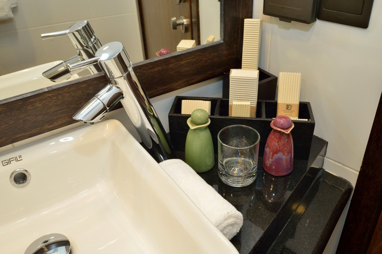 Bathroom 4, The Somerset Hotel, Malé