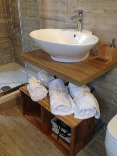 Bathroom 3, Suite Simonetta, La Spezia