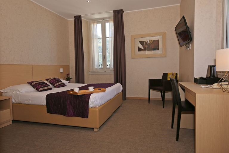Bedroom 5, Hotel Helvetia, Como