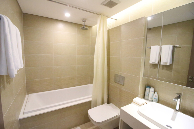 Bathroom 4, Sophie's Vinhomes Metropolis Apartment, Ba Đình
