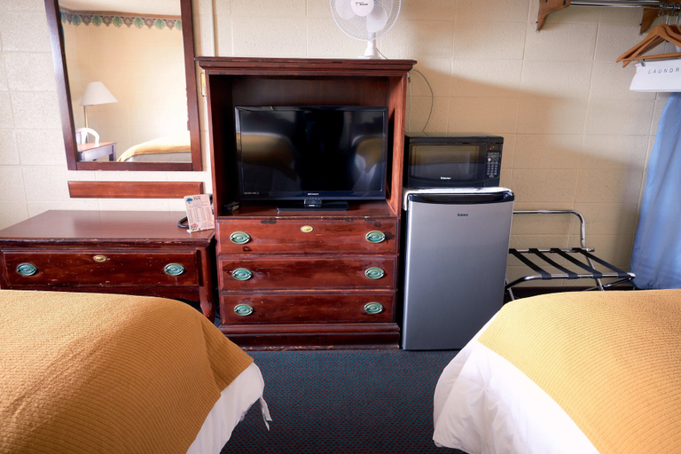 Bedroom 2, South Wind Inn, Seward