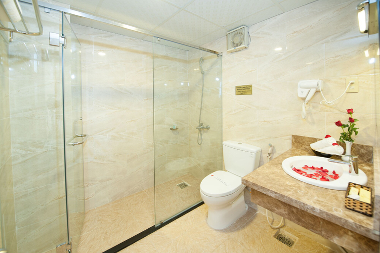 Bathroom 5, Palm Beach Hotel, Nha Trang