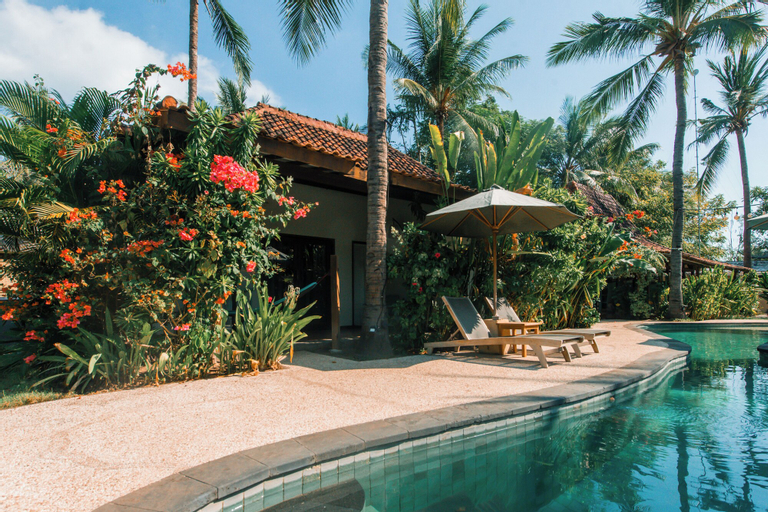 Swimming Pool 13