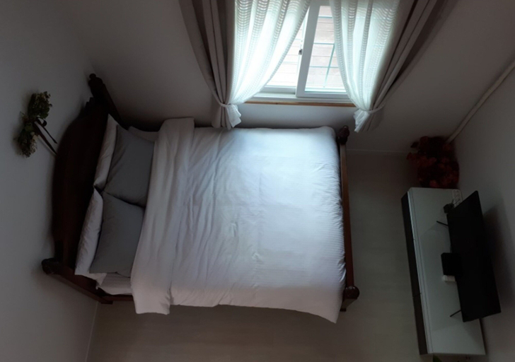 Bedroom 3, Ravine House, Gangneung