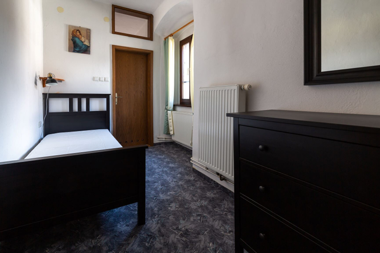 Bedroom, Hostel Javni Zavod Mekinjski Samostan, Kamnik