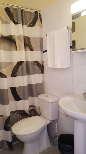 Bathroom 4, Santa Isabel, Portimão
