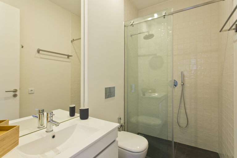 Bathroom 3, RVA Clérigos Apartments, Porto