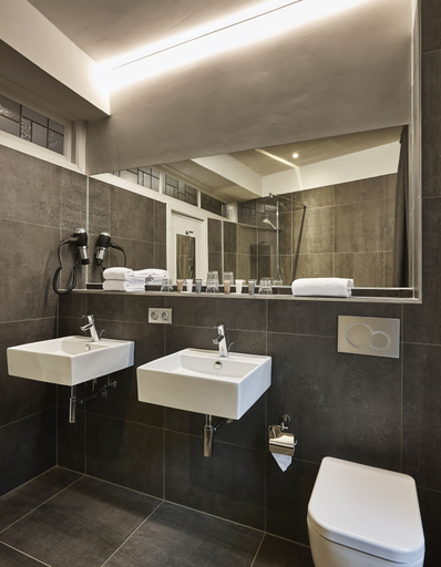 Bathroom 5, Monsieur Ernest, West-Vlaanderen