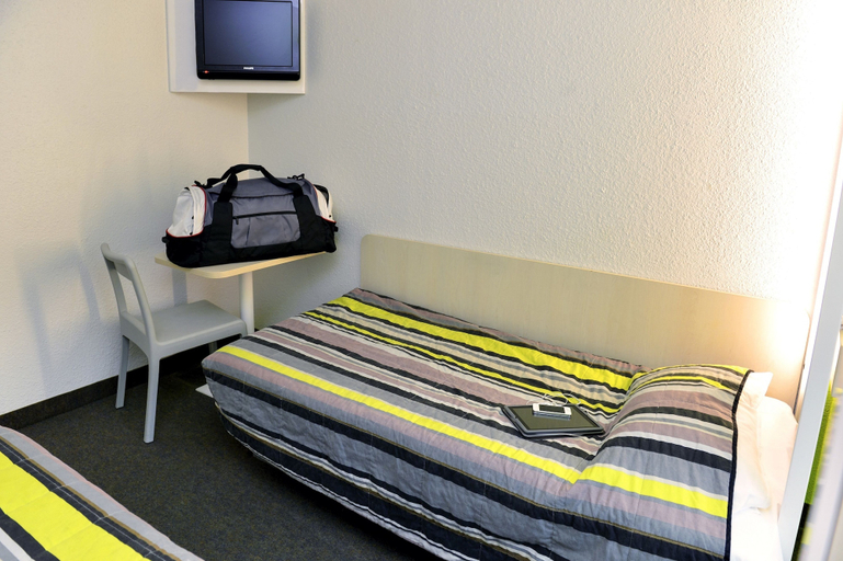 Bedroom 4, hotelF1 Evreux Sud, Eure