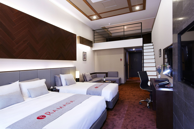 Bedroom 3, Ramada Hotel & Suites by Wyndham Gangwon Pyeongchang, Pyeongchang