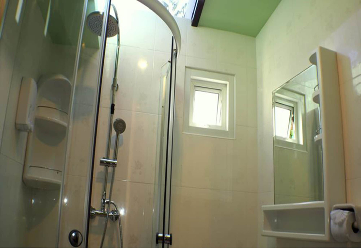 Bathroom, Pennapa Chalet, Phuket Island