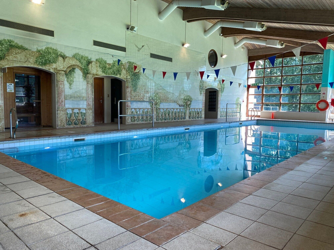Sport & Beauty 3, Denham Grove, Buckinghamshire