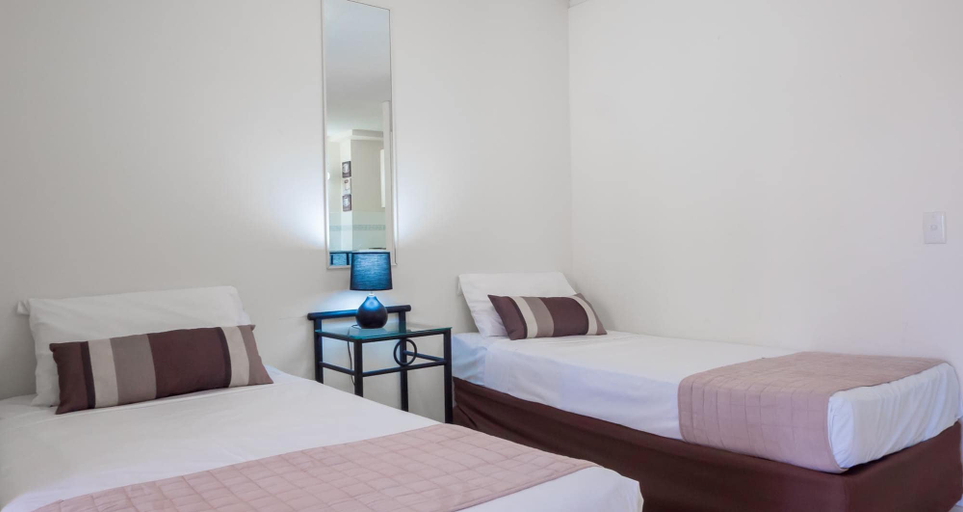 Bedroom 3, Trickett Gardens Holiday Inn, Gold Coast