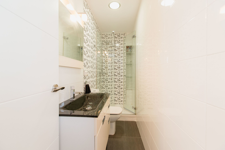 Bathroom 4, Apartamento a un pasito del mercado, Cádiz