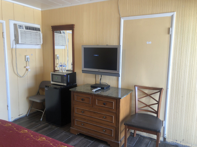 Others 4, Ruta Motel, Riverside