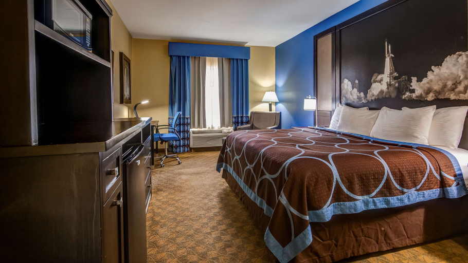 Bedroom 3, SureStay Plus Hotel by Best Western Alvin, Brazoria